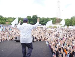 Prabowo Sapa Puluhan Ribu Warga Subang, Sampaikan Komitmen Perjuangan untuk Rakyat