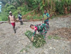 Babinsa Koramil 1710-03/Kuala Kencana Membantu Warga Binaan Untuk Kelancaran Pelaksanaan Acara Adat
