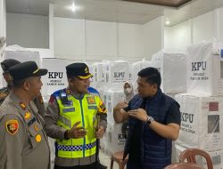 Hingga Larut Malam Kapolres Pelalawan Pantauan dan Cek Rapat Pleno PPK Serta Gudang Logistik KPU 