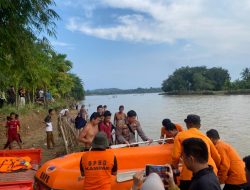 Sampan Terbalik di Sungai Kampar, Bocah 4 Tahun Belum Ditemukan