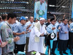 Habib Ali Kwitang Jakarta Pimpin Doa di Depan 600 Ribu Pendukung Prabowo-Gibran