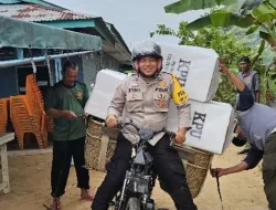 Gunakan Sepeda Motor, Personil Polres Dumai Angkut Kotak dan Surat Suara Hasil Pemilu 2024