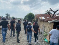 Polisi Gerebek Bantaran Rel KA Tembung, 3 Pria Ditangkap