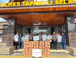 Peduli Masyarakat, PalmCo Regional 1 Distrik Serdang 2 Bagikan Ribuan Paket Minyak Goreng