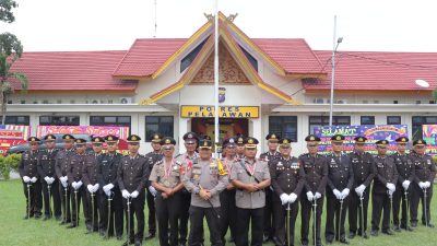 Kapolres Pelalawan Pimpin Pelepasan Purna Bakti dan Pengantar Tugas Personel Polres Pelalawan