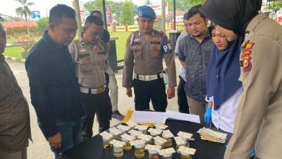 Satnarkoba Polres Kampar Tes Urine Personil