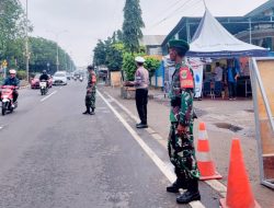 Pos Pam Arus Mudik Personil Koramil 11 Pebayuran Masih Di Siagakan Di Perbatasan Karawang Bekasi