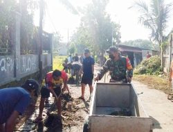 Babinsa Tambun Bersama Masyarakat Melaksanakan Kegiatan Kerja Bakti