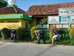Kegiatan Jumsih Koramil 11 Pebayuran Sasar SMPN 1 Pebayuran