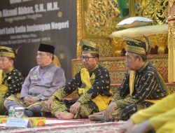 Kajati Riau Dianugerahi Gelar Adat Datuk Seri Lela Setia Junjungan Negeri