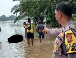 Diduga Korban Galodo Sumbar, Warga Temukan Mayat Mengambang di Sungai Batang Kuantan