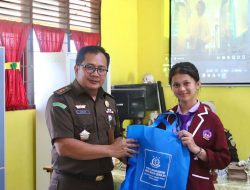 Jaksa Masuk Sekolah (JMS), Kejati Riau Berikan Penyuluhan Hukum Siswa Siswi SMA Negeri 1 Rengat Barat