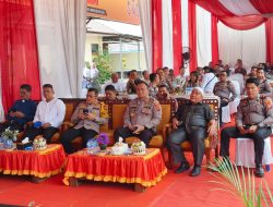 Kapolrestabes Medan Beserta Tokoh Masyarakat Membunyikan Sirine Menandakan Terbentuknya Polsek Medan Tembung