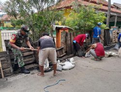Babinsa Peduli Parit Yang Dangkal