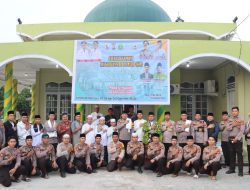 Budayakan Sholat Subuh Berjamaah, Tim Safari Subuh Harmoni Polres Pelalawan Gelar Sholat Subuh Berjamaah di Masjid Al-Mujahidin Desa Delik