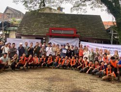 HK Grub Bersama IKMKB Bagikan Daging Kurban Pada Masyarakat Sekitar Mess Pemda Bengkalis