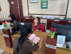 Kejari Maluku Lakukan Pelimpahan Berkas Perkara Dana Desa Negeri Sahaya