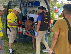 Tourist Police Polres Pesisir Barat Beri Pertolongan Kepada Atlit Surfing