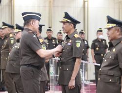 Lantik Pejabat Baru, Jaksa Agung: Bekerjalah dengan Nurani dan Akal Sehat untuk Menjadikan Kejaksaan Penegak Hukum Nomor Satu dalam Penegakan Hukum dan Pelayanan Publik”