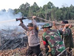 Dipimpin Langsung Kapolres Siak, Tim Gabungan Berhasil Padamkan Api di Tasik Betung