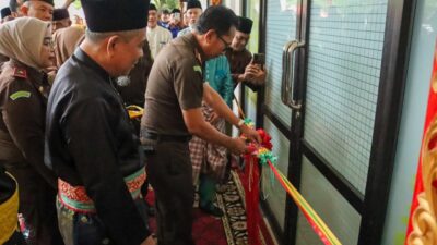 Akmal Abbas SH MH Resmikan “Bilik Damai” Kejati Riau Bersama LAM