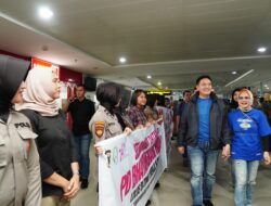 PJU dan Istri Serta Ratusan Personel Sambut Kedatangan Tim Volly Polda Riau