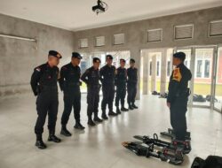 Dukung OMP 2024 dan Antisipasi Bencana, Team SAR Brimob Polda Riau Latihan Pengoperasian Weber Rescue 