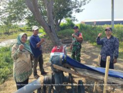 Antisipasi Kekeringan, Babinsa Ajak Warga Manfaatkan Pompanisasi di Desa Karangpatri