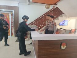 Dalam Rangka OMP LK 2024, Sat Brimob Laksanakan Patroli di KPU Provinsi Riau