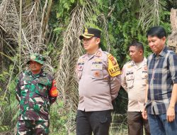 Respon Cepat Kapolres Pelalawan Serahkan Bantuan Sembako kepada Warga Terdampak Banjir