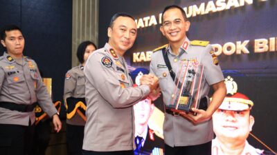 Irjen Sandi Pimpin Sertijab PJU Baru Humas Polri