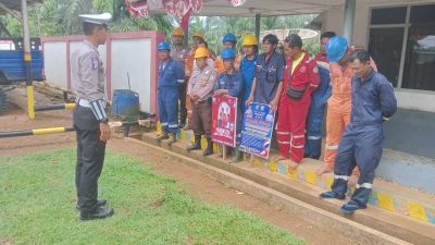Sambangi Karyawan PT Pertamina Hulu Rokan Ukui, Satlantas Polres Pelalawan Sampaikan Pesan Pilkada Damai