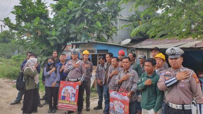 Sampaikan Pesan Kamtibmas Pilkada Damai, Anggota Polantas Pelalawan Sambangi Karyawan Perusahaan 