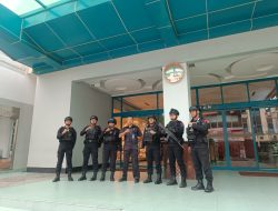 Ops Lilin LK 2024, Personel PRC Sat Brimob Polda Riau Patroli ke Pusat Keramaian