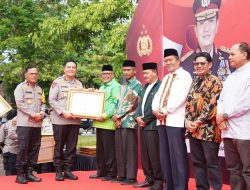 Kapolda Riau Berikan Penghargaan kepada 29 Pejabat Hingga Tokoh Masyarakat