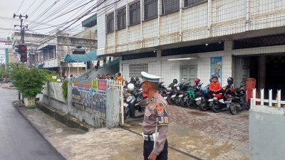 Subsatgas Patroli dan Pengaturan Lalu Lintas Ops Lilin LK-2024 Melaksanakan Pengaturan Lalin