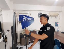 Satgas TIK OMP LK-2024 Secara Berkala Cek Perangkat di Command Center Polda Riau