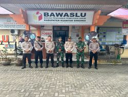 Polres Kuansing Patroli Sinergitas TNI Polri Melalui Pengecekan Personil Pengamanan Bawaslu Dalam Rangka Ops Mantap Praja LK 2024