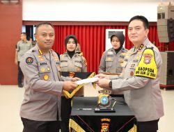 Kapolda Riau Pimpin Kegiatan Penandatanganan Fakta Integritas, Penyerahan DIPA RKA-KL dan Serah Terima Aset Dari Ka Kanwil DJPB Serta Penganugerahan Penghargaan Kepada Personel Yang Berprestasi