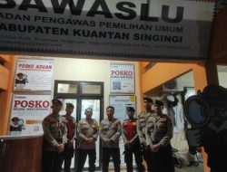 Dalam Rangka OMP LK 2024, Personil Patroli Gabungan Polres Kuansing Lakukan Pengecekan Preventif di Kantor Bawaslu 