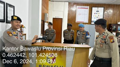 Intensifkan Pengamanan, Personel Subsatgas PAM Selalu Siaga di Kantor Bawaslu Riau