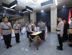 Pimpin Sertijab, Irjen Pol Sandi Tekankan Humas Fungsi Utama Polri