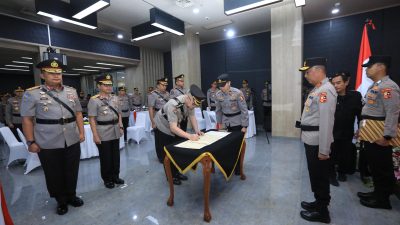 Pimpin Sertijab, Irjen Pol Sandi Tekankan Humas Fungsi Utama Polri