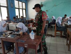 Koramil 11/Pebayuran Dampingi Penyaluran Bantuan Gizi Gratis untuk Pelajar