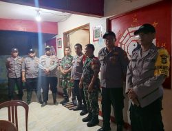 Kapolsek Pebayuran  Bersama Koramil 11 Pebayuran Turut Amankan Ibadah Tahun Baru Imlek 2576 di Kuil Li Thang