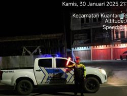 Berikan Himbauan Keselamatan, Satlantas Polres Kuansing Patroli Blue Light Pantau Arus Lalu Lintas di Titik Rawan Kecelakaan