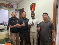 WNA Afrika Apresiasi Polsek Tambora yang Berhasil Mengembalikan Laptop Hilang di KRL