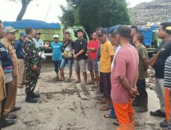 Sinergi Babinsa dan Pemdes Burangkeng dalam Penertiban Armada Truk