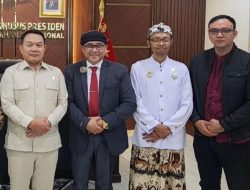 Bintang Sinetron Sandy Tumiwa Jadi Wakil Panglima Besar di Kesultanan Cirebon