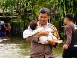 Polri Gerak Cepat Evakuasi Korban Banjir di Empat Kelurahan Kota Makassar